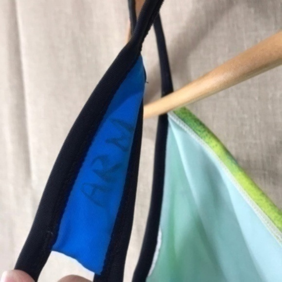 Nike women’s swim top size 12 - Picture 6 of 7